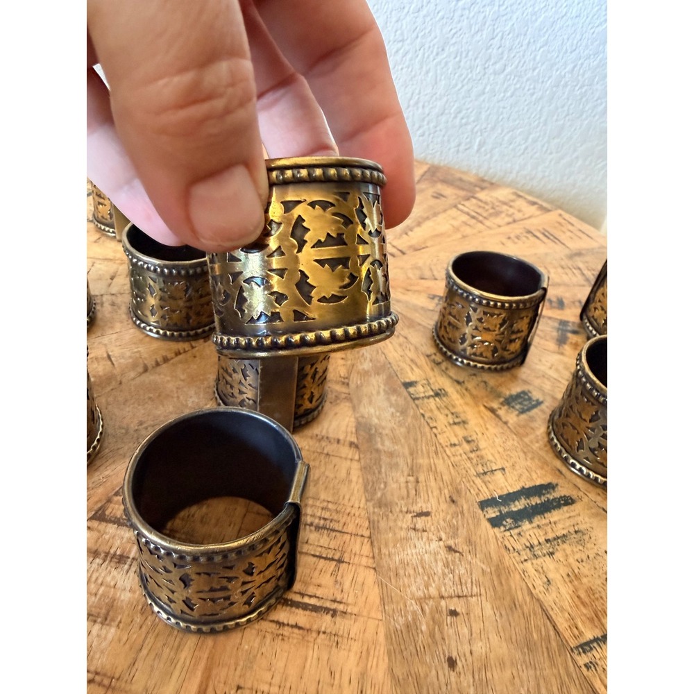 Vintage Brass Napkin Rings Set of 12 Cutout Leaf Pattern Antique Gold Finish - Picture 6 of 7